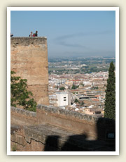 Mohutné hradby Alcazaby