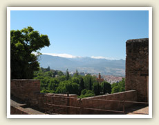 Mohutné hradby Alcazaby