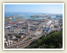 Rušný barcelonský přístav