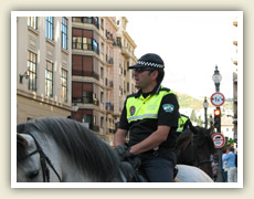 Jezdci na krásných koních při siestě