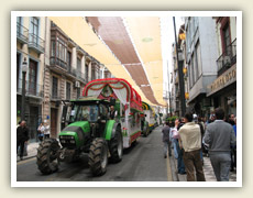 Průvod alegorických vozů